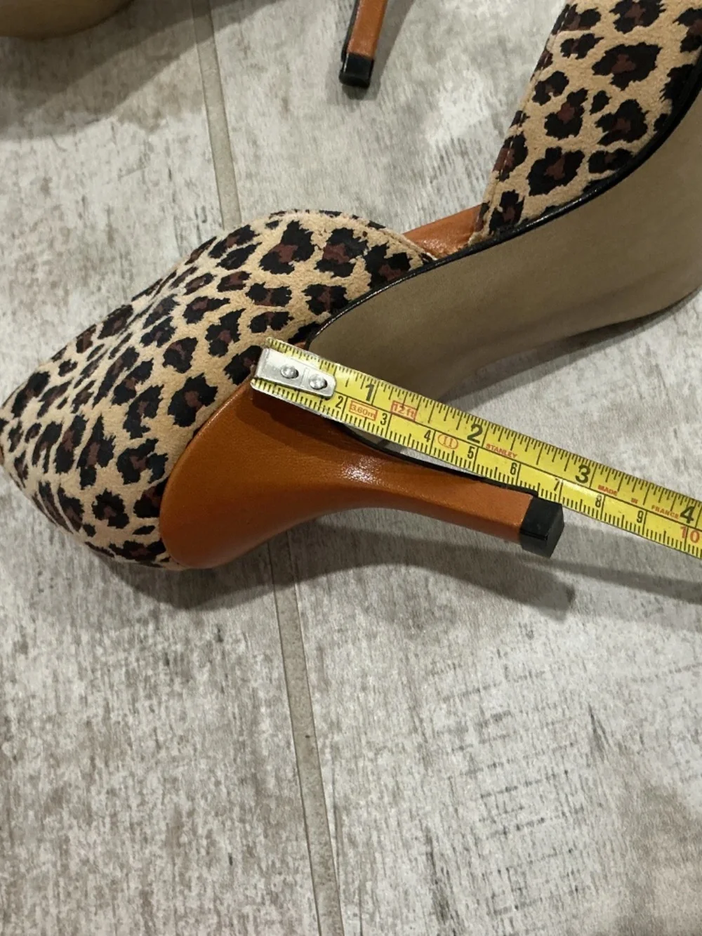 Women’s leather animal print shoes size US 8.5